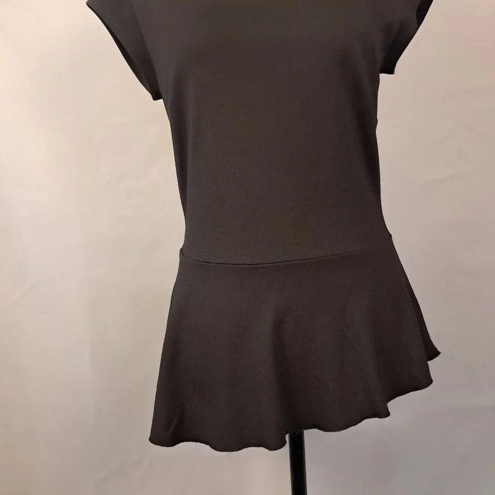 CARMEN MARC VALVO M Black Asymmetric Layered Peplum Top Short Sleeve Boat Neck - Picture 2 of 6